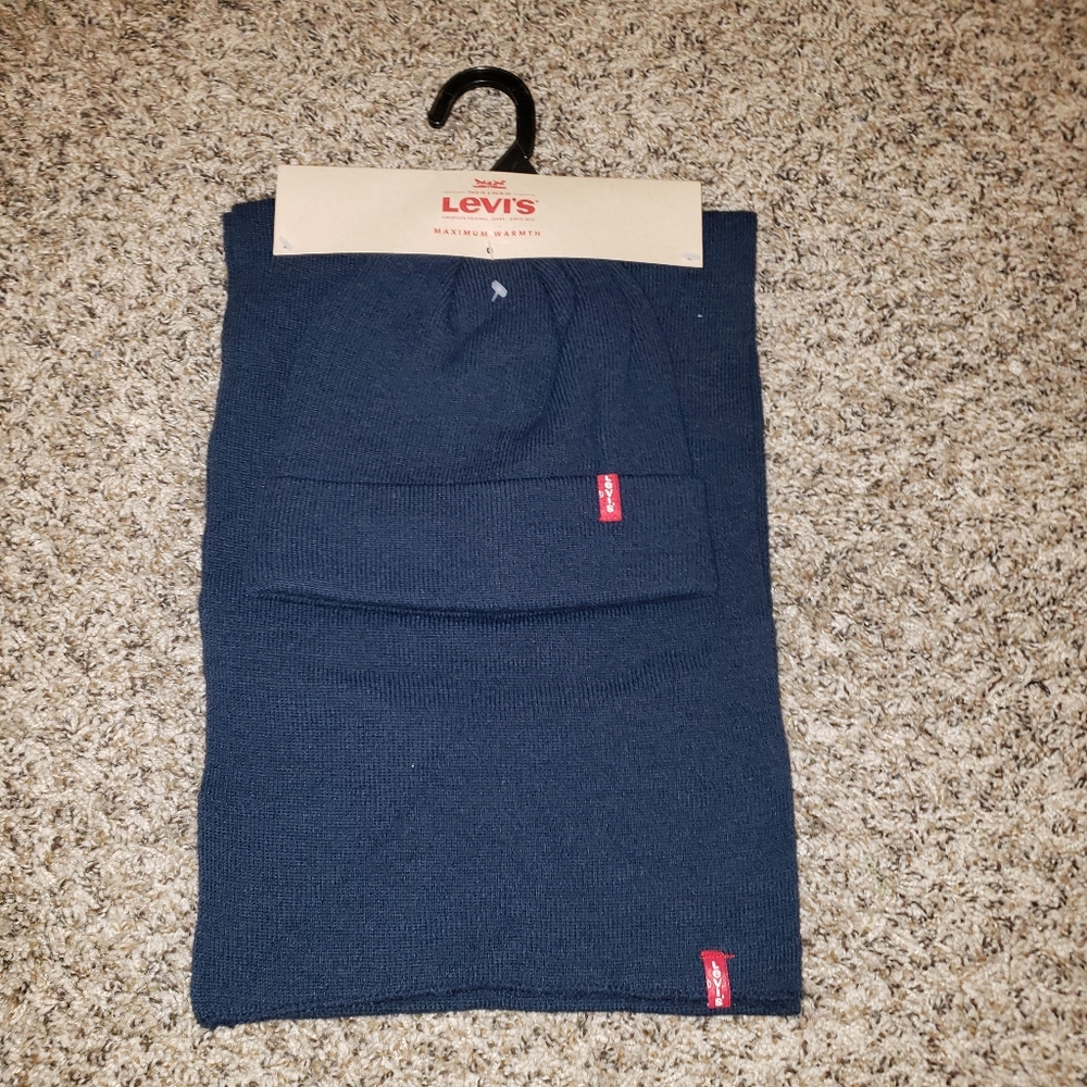 Levi's hat and scarf set